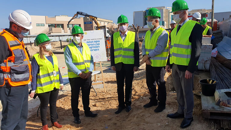 הנחת אבן הפינה לשתי מחלקות קורונה חדשות