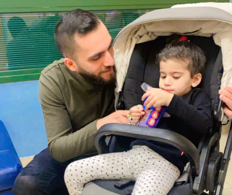 אלמה חזרה לעמוד