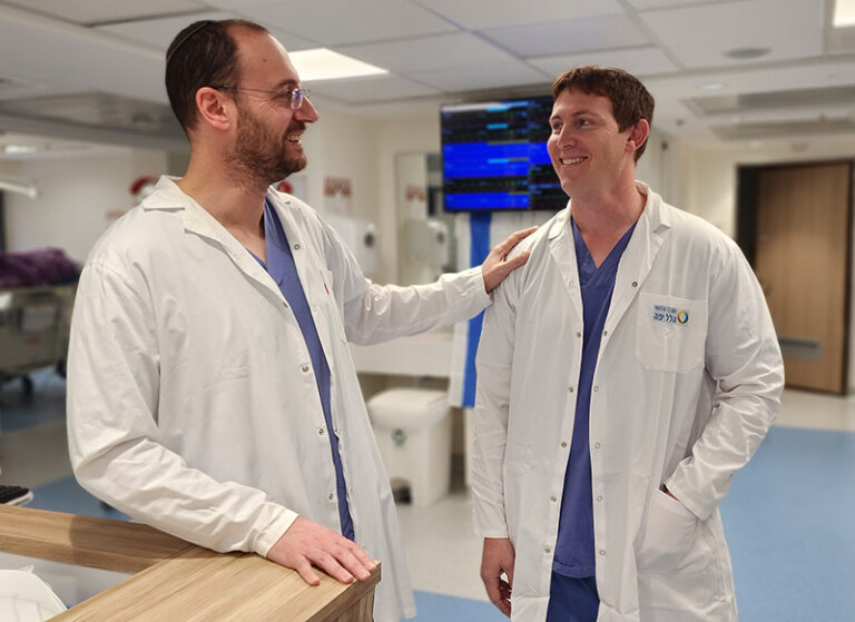 جنبا إلى جنب على طول الطريق: في الحياة، العمل وأيضا في الخدمة الاحتياطية