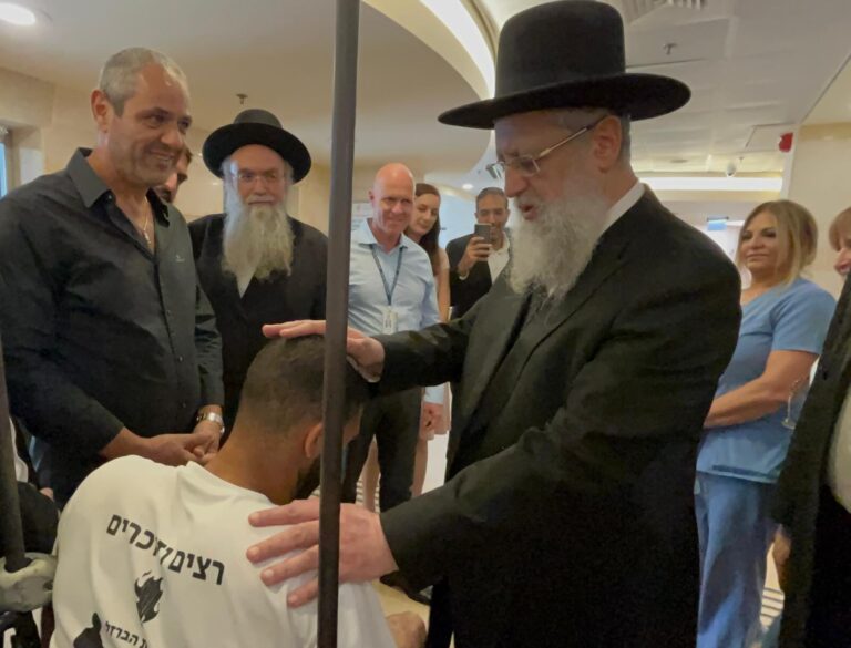 Chief Rabbi David Yosef visited soldiers wounded in the drone strike