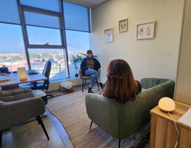 أنت لست وحدك