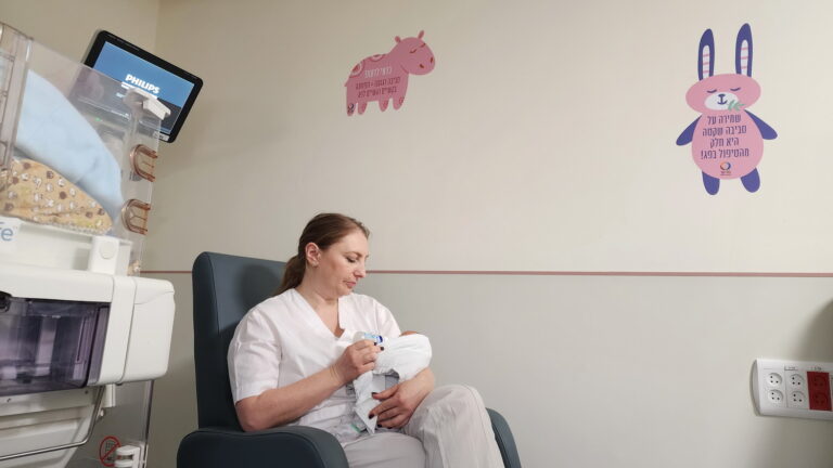 “دعوه ينمو بهدوء”