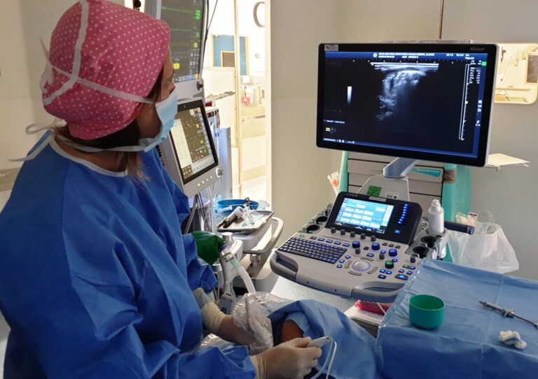 במקום ניתוח – הסרת גושים בבלוטת התריס באמצעות גלי רדיו