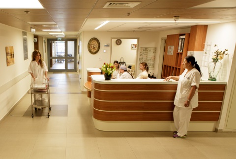 تحسين ظروف الأمومة والأطفال حديثي الولادة