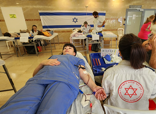 A heartwarming gesture: Hundreds of people show up to give blood at Hillel Yaffe