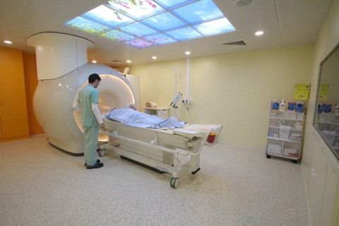 خدمة التصوير بالرنين المغناطيسي MRI في “هليل يافي”: حجز موعد الأقصر في البلاد!