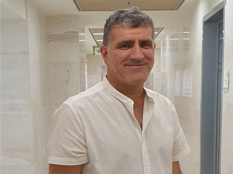 ד"ר רגב כהן, מנהל היחידה למחלות זיהומיות