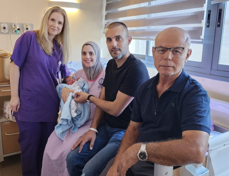 שלושה דורות – תאריך אחד